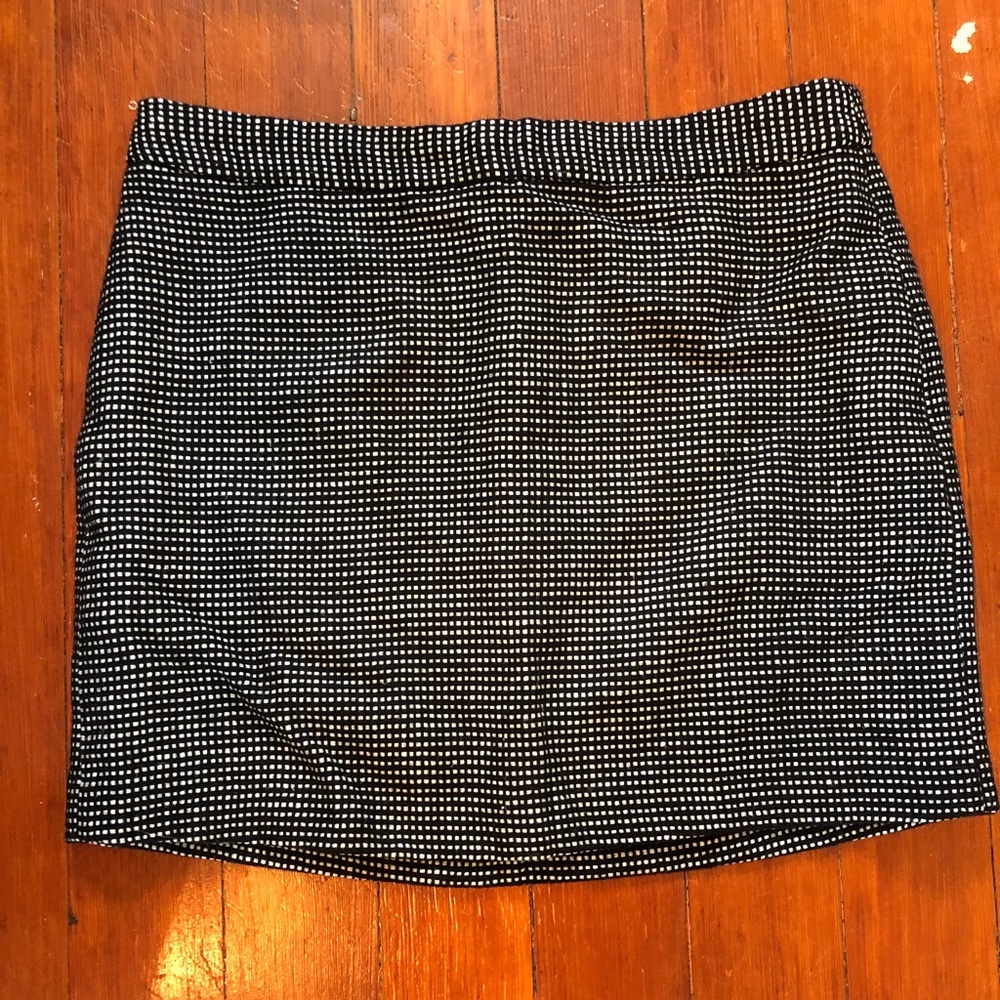 Gap black and white tweed skirt size 8